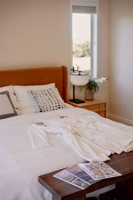 Modern Lifestyle Retreat With Stunning City View Auckland Bagian luar foto