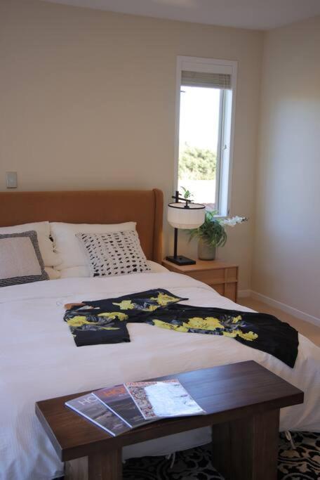 Modern Lifestyle Retreat With Stunning City View Auckland Bagian luar foto