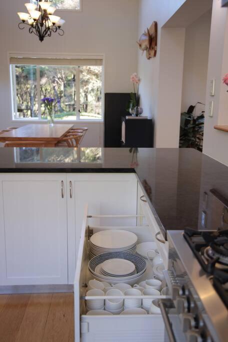 Modern Lifestyle Retreat With Stunning City View Auckland Bagian luar foto