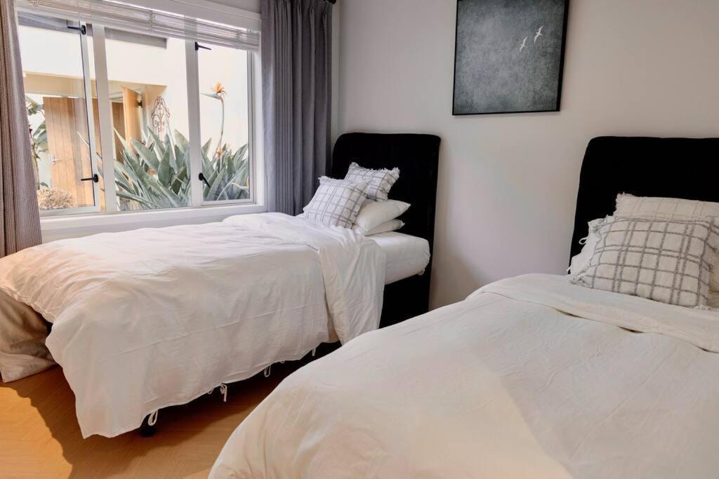 Modern Lifestyle Retreat With Stunning City View Auckland Bagian luar foto